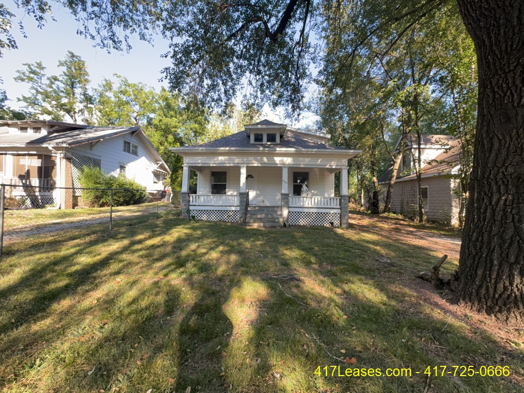 2222 N Johnston Ave