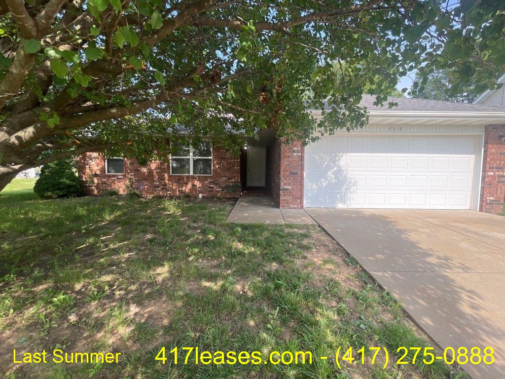 3318 S Valley View Dr